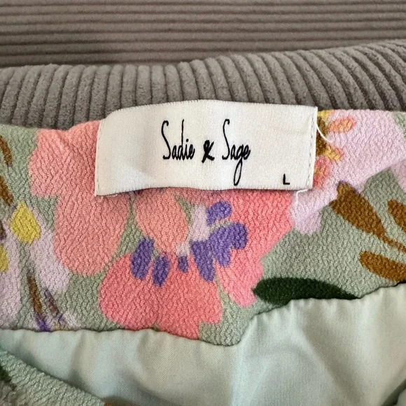 Floral Patterned Midi Skirt - Picture 2 of 4